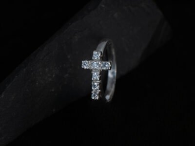 Anillo con Cruz en Plata Fina 950 y Circones